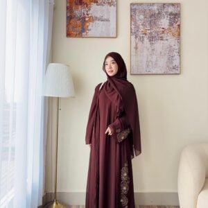 Yumna Abaya